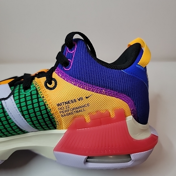 LEBRON WITNESS VII - Picture 8 of 11